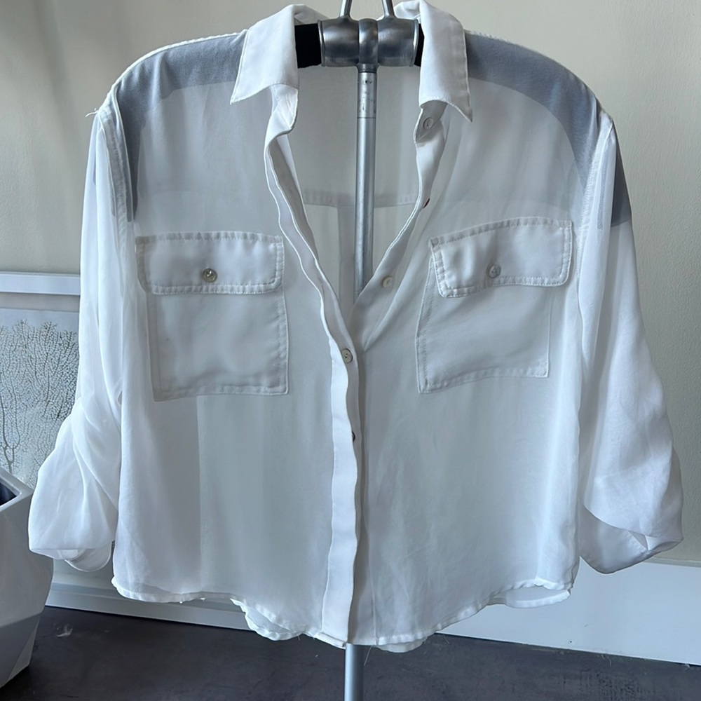Boxy white button down. Perfect for high waist bottoms.